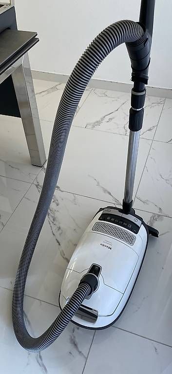 Aspirapolveri & Accessori: Aspirapolvere miele c3 complete – Usato da Sorengo venduto da luc_bn68 1