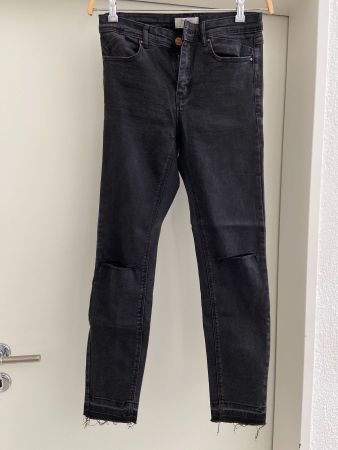 Stradivarius schwarz Ripped Skinny Jeans