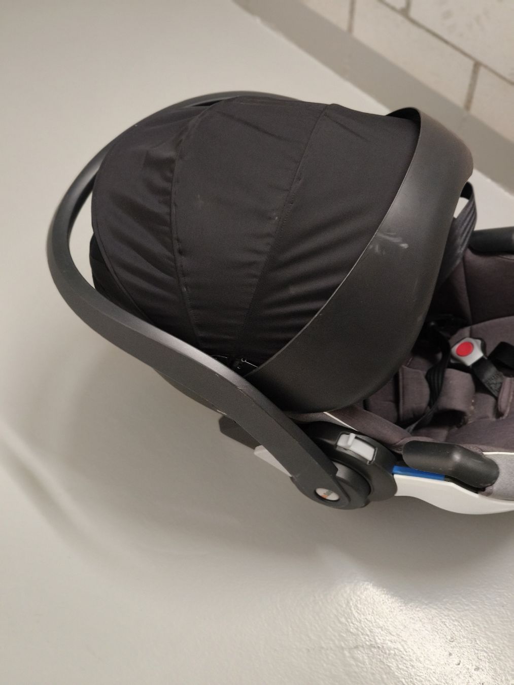 Seggiolini per auto: BeSafe iZi Go Modular X1 Babyschale  – Usato da Aarau Rohr venduto da DOB78 2