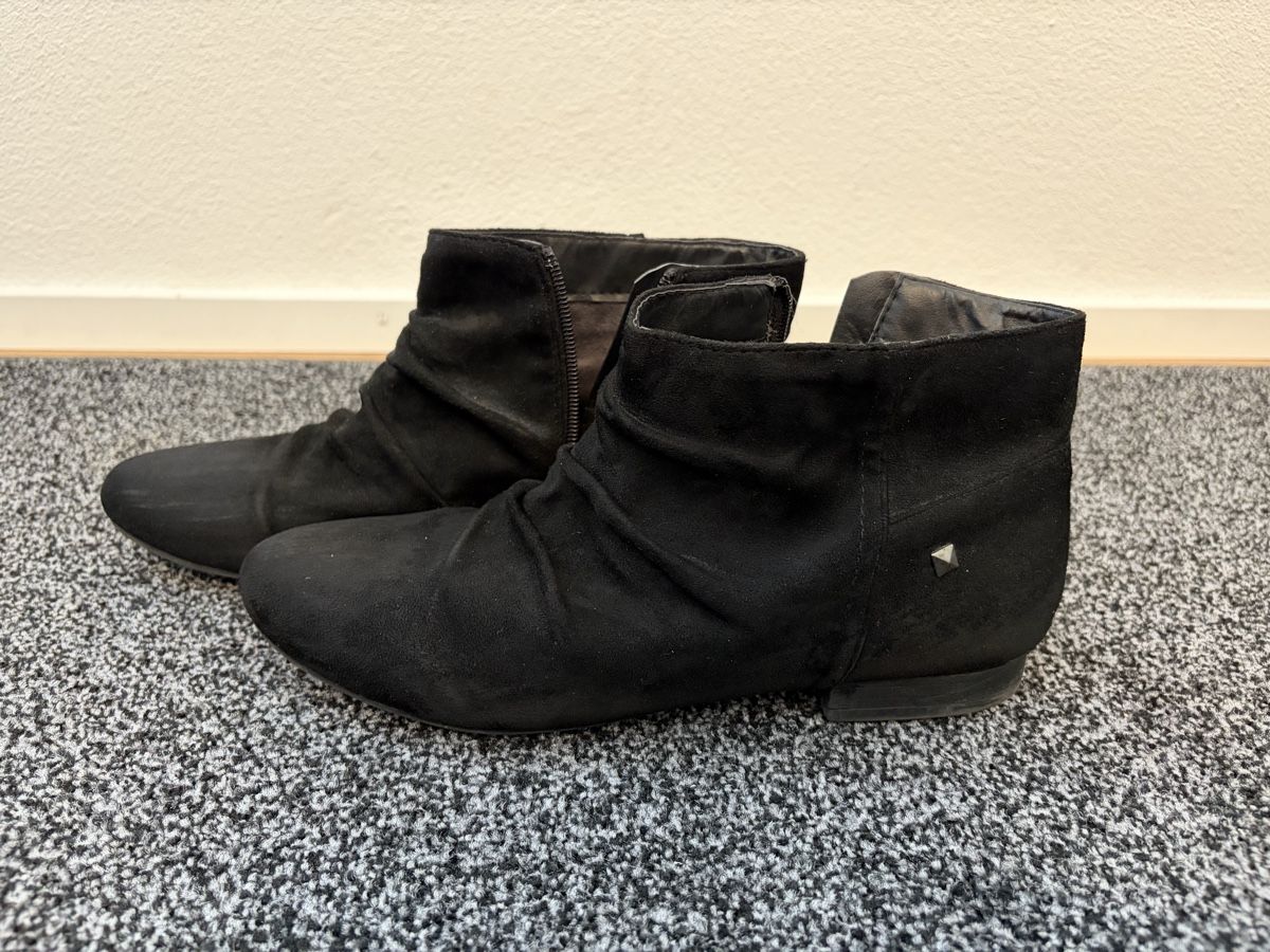 Scarpe da donna: Damen Stiefeletten Gr. 40 – Usato da Schlierbach venduto da Sani-123 1