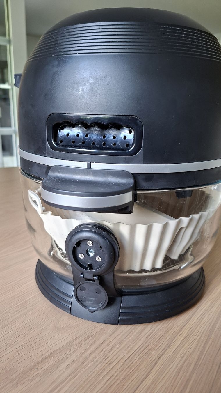 Elettrodomestici da cucina: Friteire Heissluftfritteuse mit Glasbehälter – Usato da Fehraltorf venduto da Akira24 2