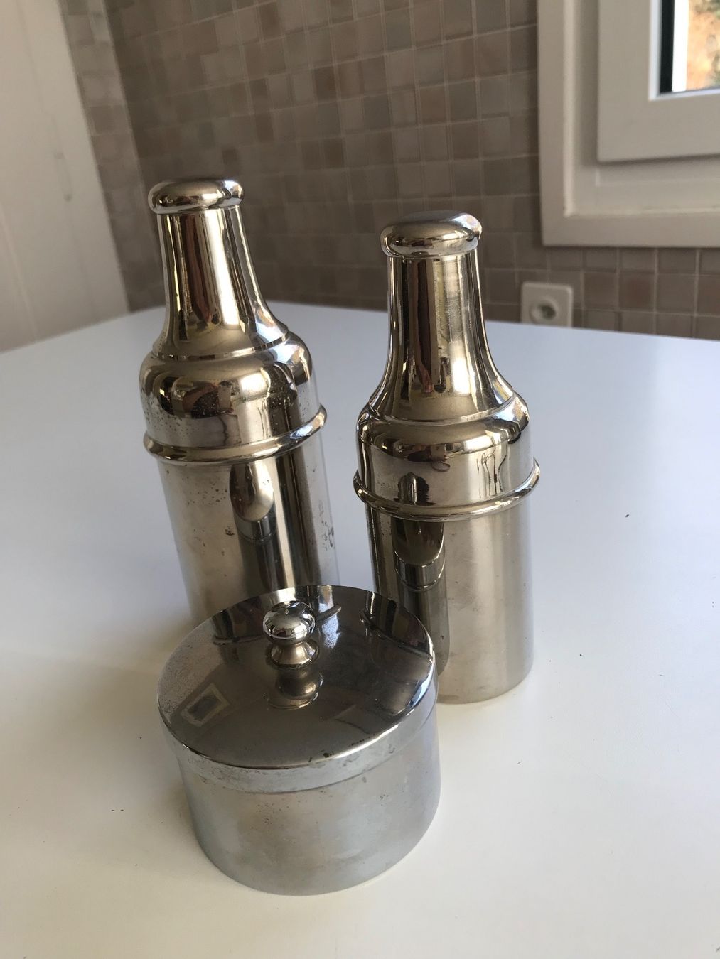 Flacons: Anciens flacons de voyage – Gebraucht aus Villeneuve VD von sim_q5hp 1