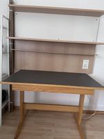 Schreibtisch