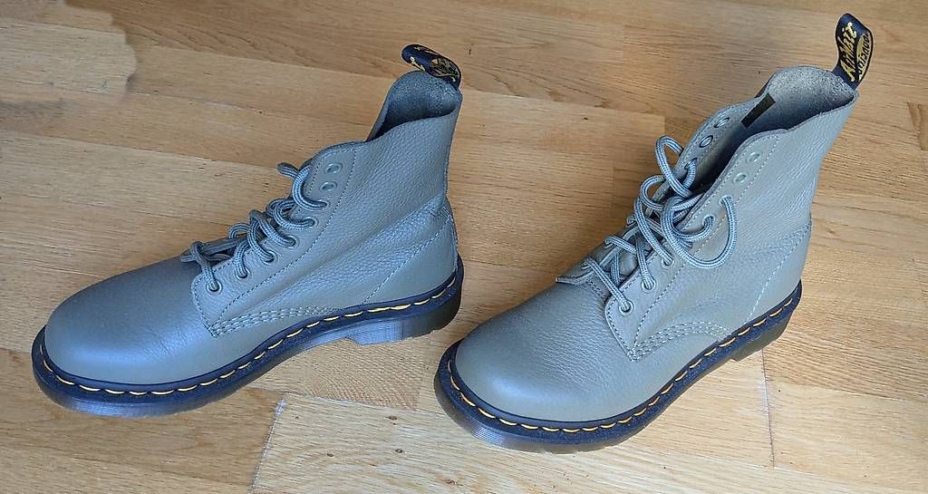 Scarpe da donna: Dr. Martens Schnürstiefelette 1460 Pascal Olive – Usato da Speicher venduto da Perejil500 1
