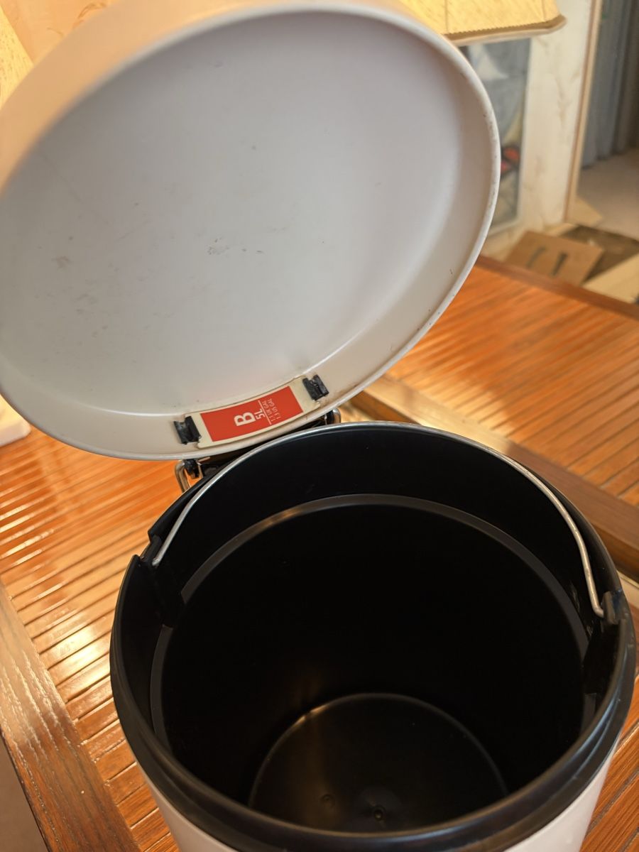 Brabantia Abfalleimer: Poubelle Brabantia 5L – Gebraucht aus Vufflens-la-Ville von newlifegva 3