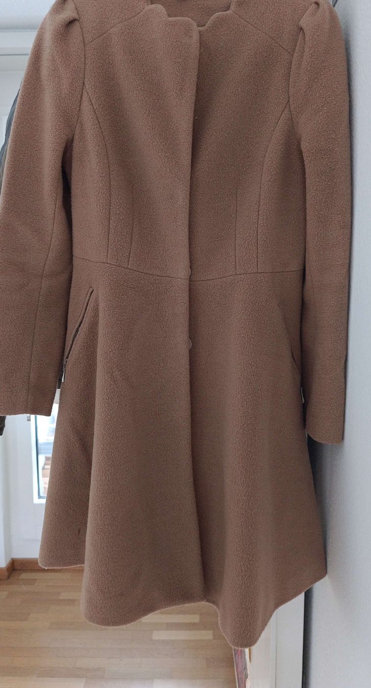 Zara Cappotti: Schicker Damenmantel in beige Gr.160 – Usato da Dübendorf venduto da phoebe013