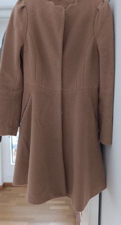 Schicker Damenmantel in beige Gr.160