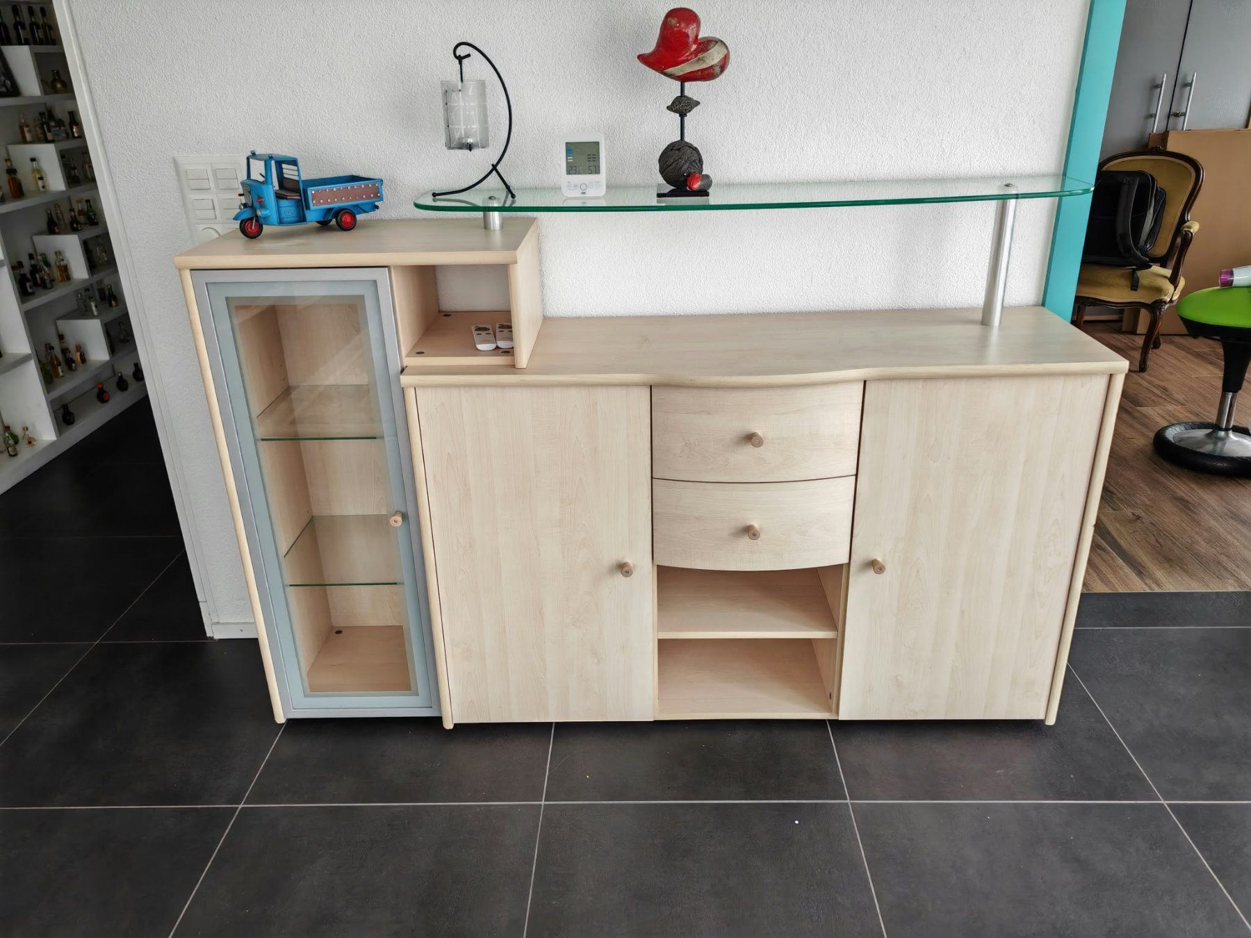 Mobili TV: Wohnwand Set mit Vitrine und Sideboard helles Holz – Usato da Eglisau venduto da mave0410 2