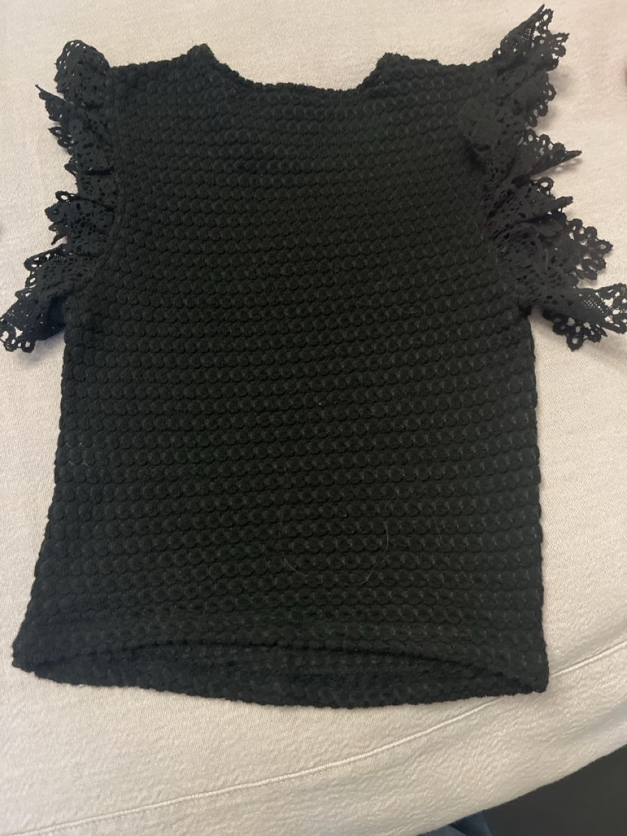 Zara Blusen, T-Shirts & Tops: Zara black top  – Gebraucht aus Rüschlikon von ant_5v7g 3