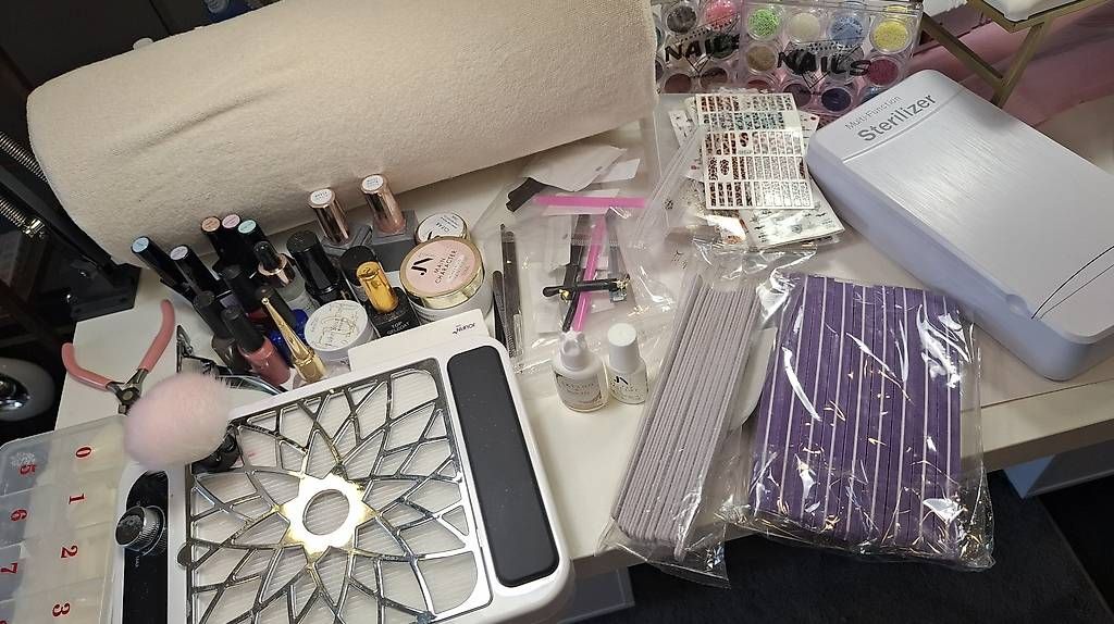 Unghie finte: Komplettes Nageldesign Starter-Set – Usato da Gossau SG venduto da zor_k6yd