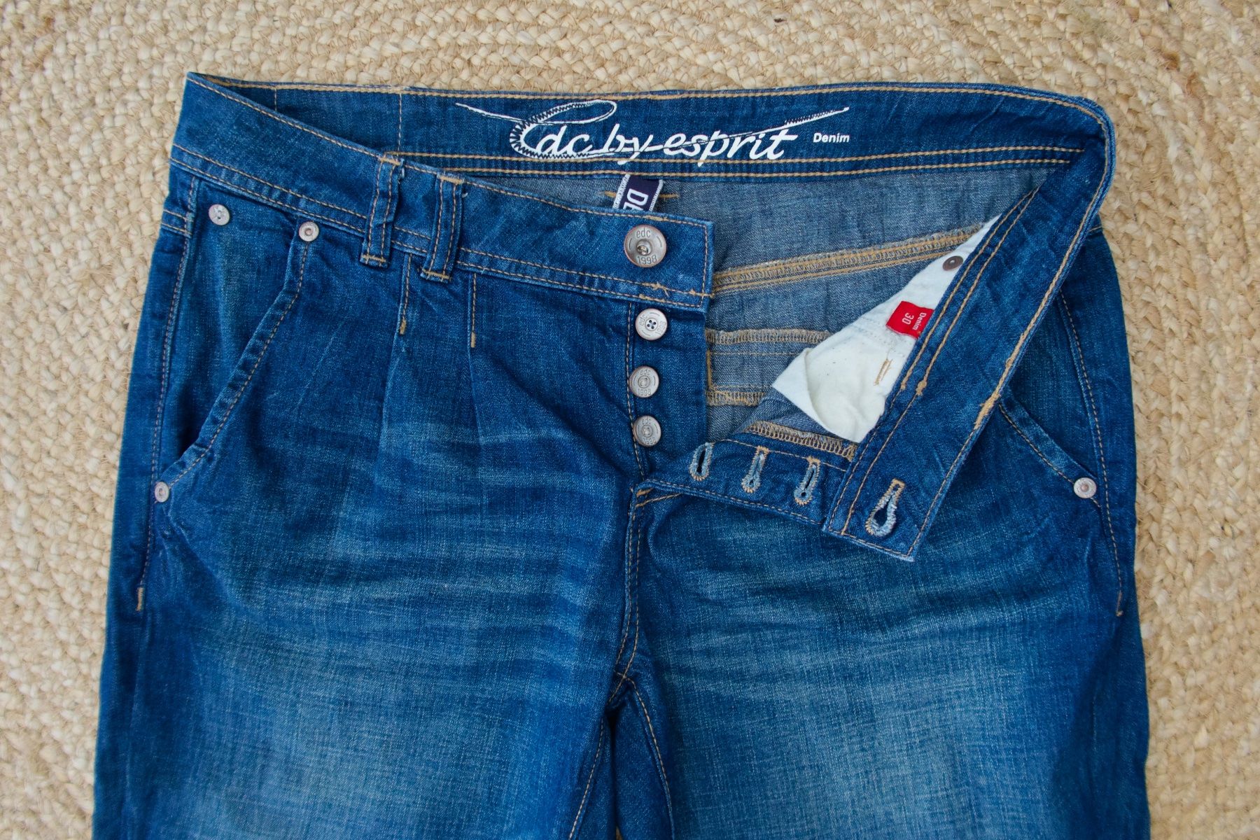Esprit Jeans: Jeans edc Esprit - Pantacourt - W30 - NEUF – Nuovo (secondo la descrizione) da Lausanne venduto da Etoile96 7