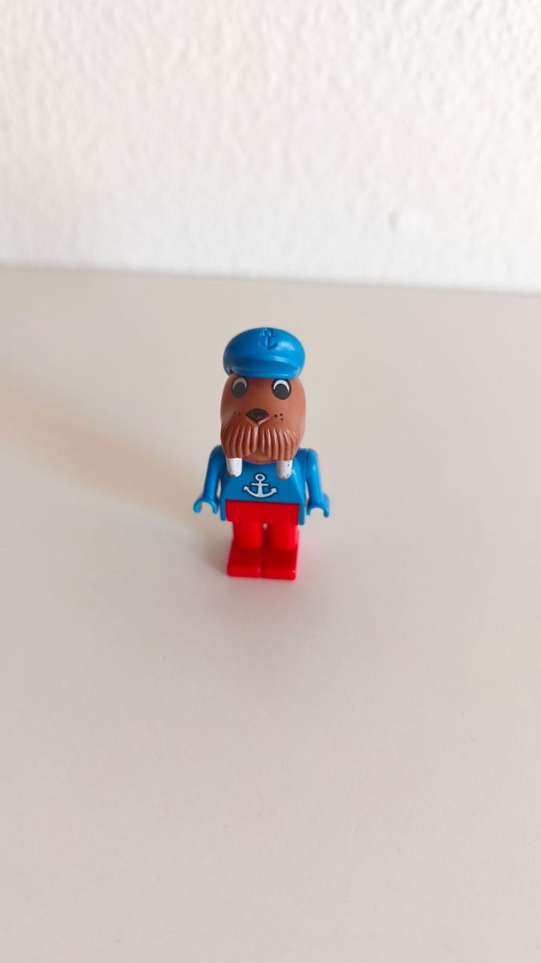 Lego Giocattoli: Wilfred Walrus Lego Figur – Usato da Lenzburg venduto da Dani_Lenzburg