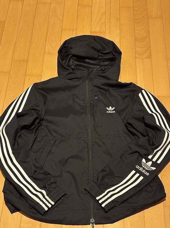 Giacche: Schwarze Adidas Jacke M – Usato da Pfyn venduto da joe_6hkp