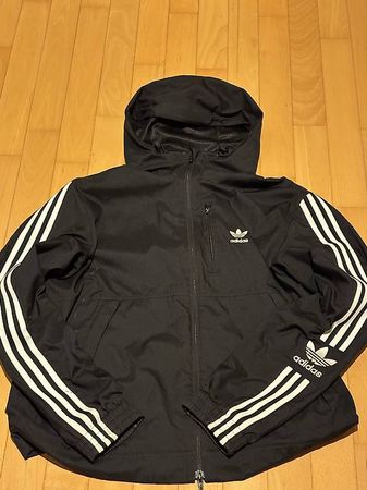 Schwarze Adidas Jacke M