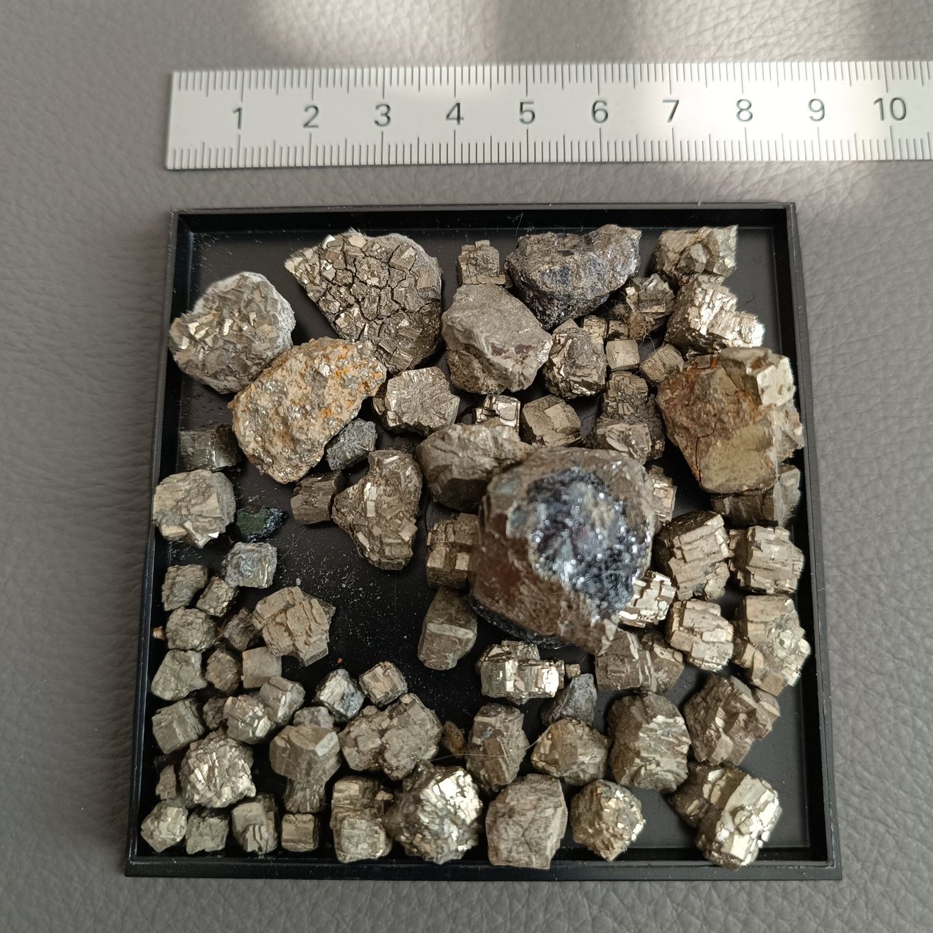 Minéraux & Lithothérapie: Lot Pyrit aus alter Sammlung – D'occasion à Altdorf SH par Dossenbach 1