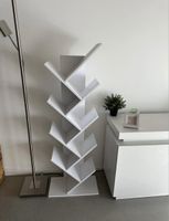 Bücherregal