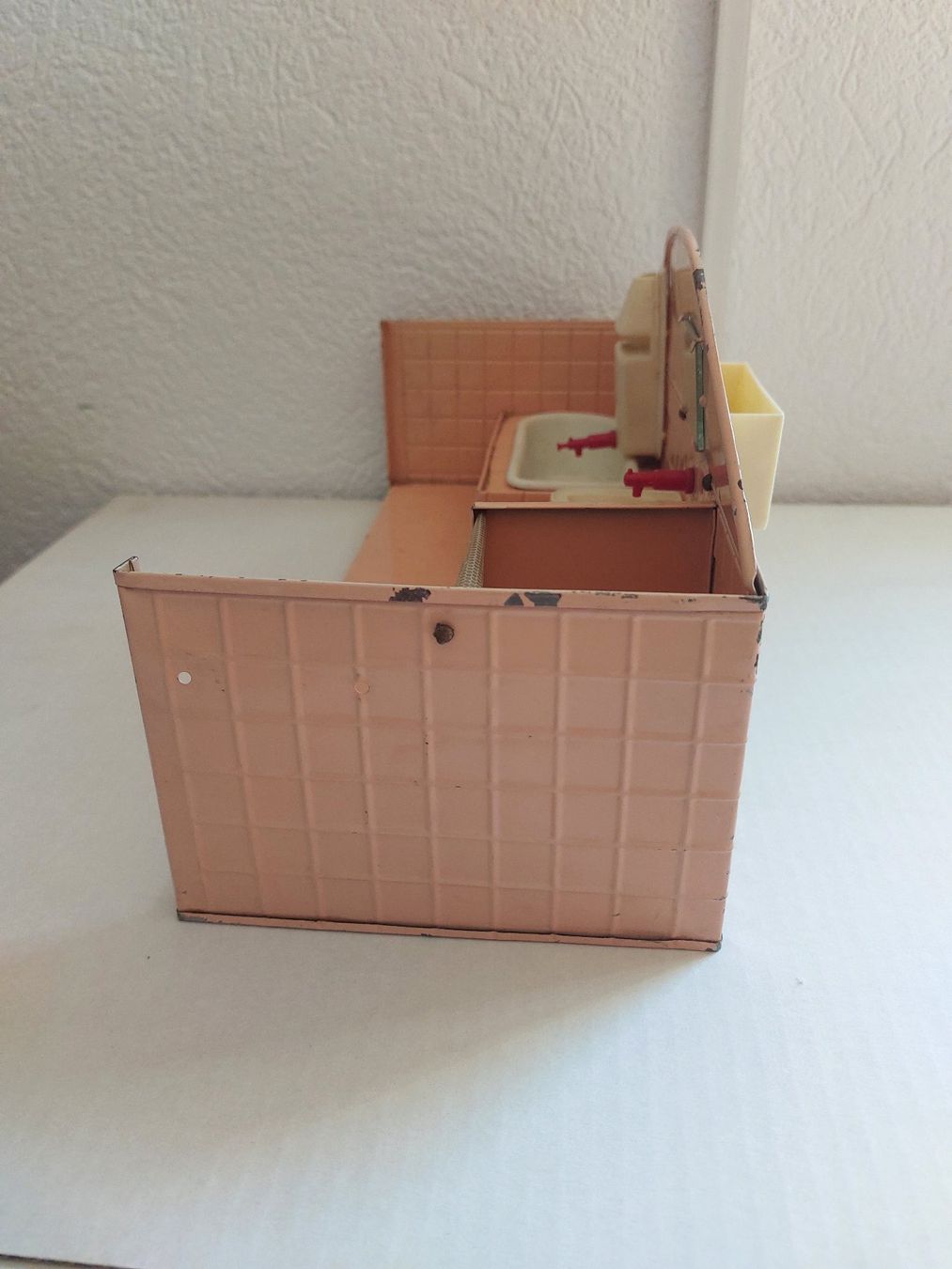 Case e mobili per bambole: BADEZIMMER - ANTIK – Usato da Gipf - Oberfrick venduto da Esnoopy 2