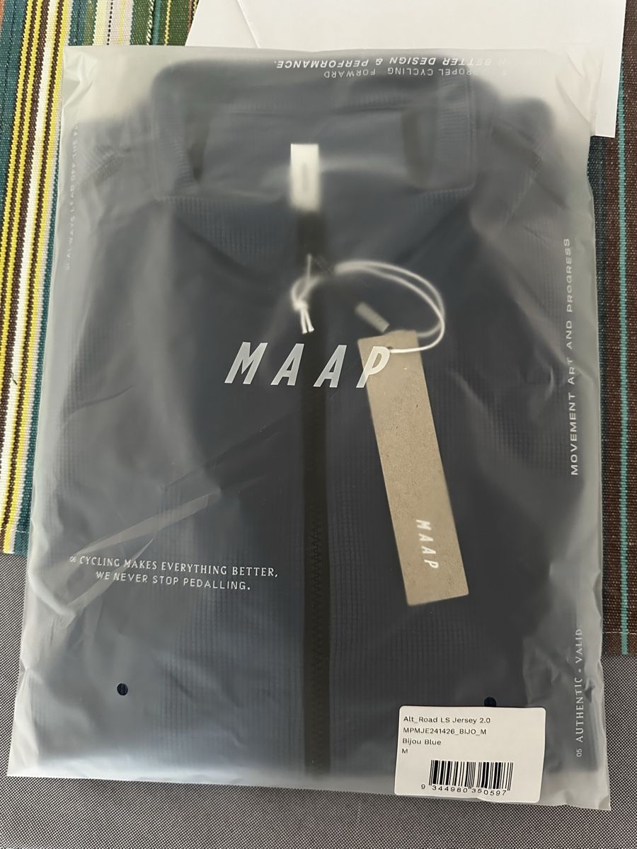 Canottiere & Pantaloni: MAAP Alt_Road LS Jersey 2.0 – Nuovo e nell'imballaggio originale da Carouge GE venduto da cytoplan 1