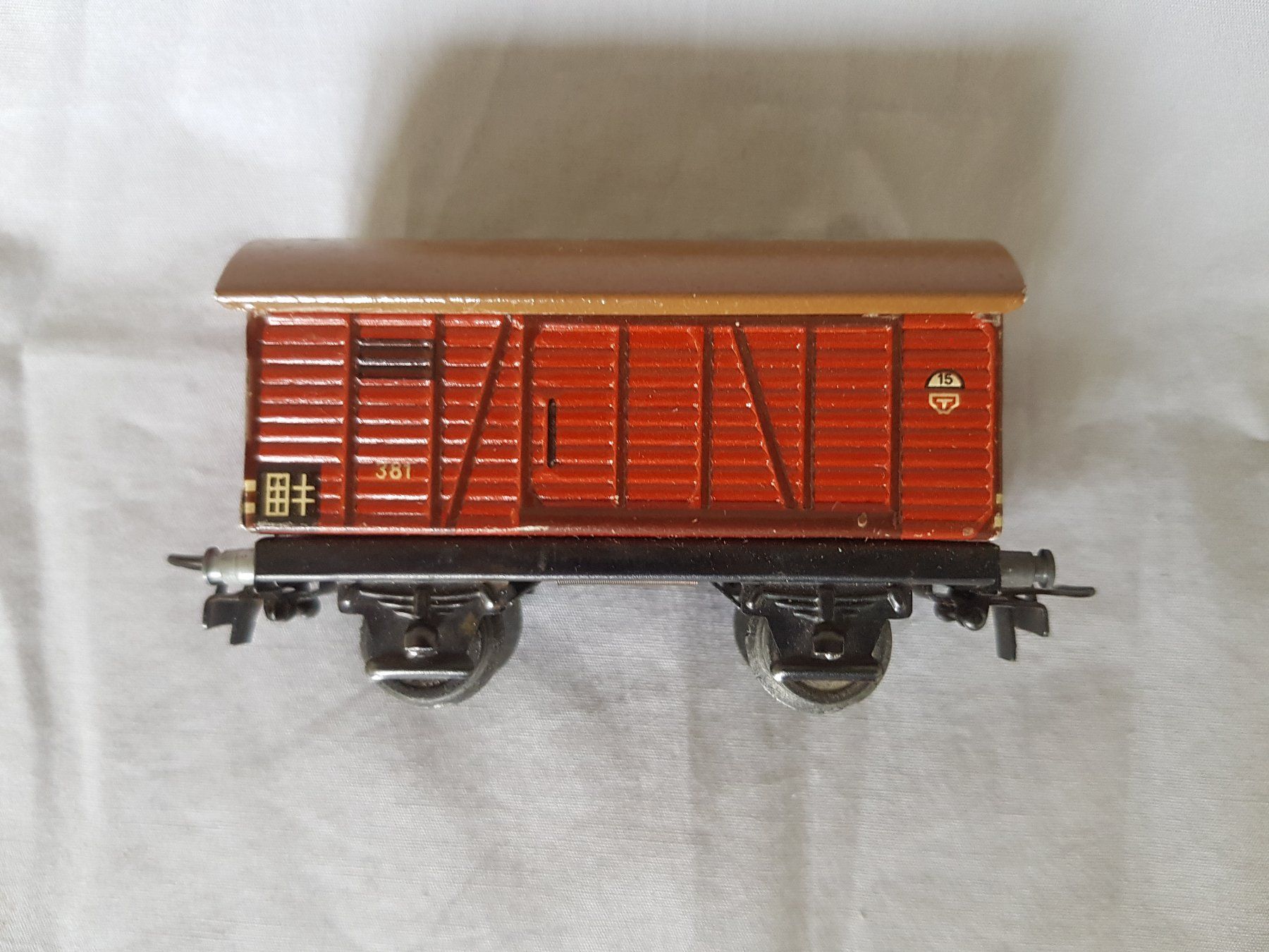 Märklin Modellini di ferrovie: Märklin 381: Gedeckter Güterwagen – Usato da Luzern venduto da inca55 2