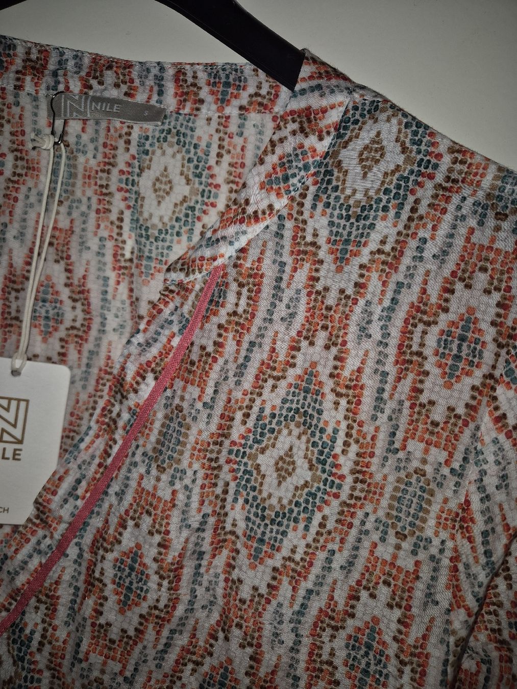 Nile Blusen: nile bluse, neu, farbig, S, mit seide – Neu und originalverpackt aus Luzern von Ami-be 2