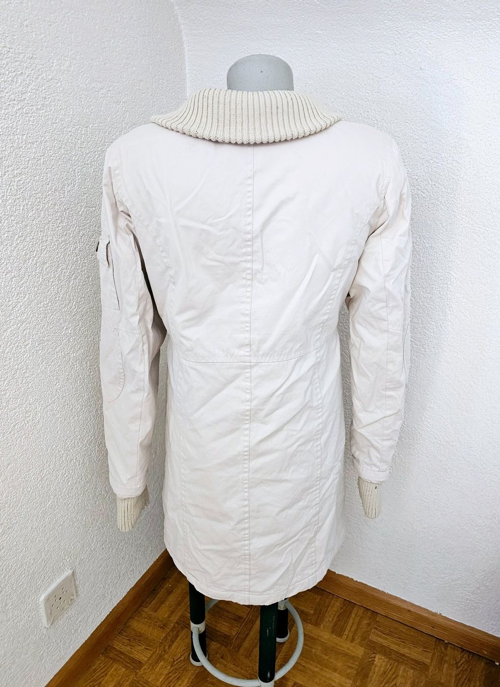 Giacche: Warme Jacke mit Kapuze beige ca. Gr. 36 – Usato da Füllinsdorf venduto da Sunnebliemli7 3
