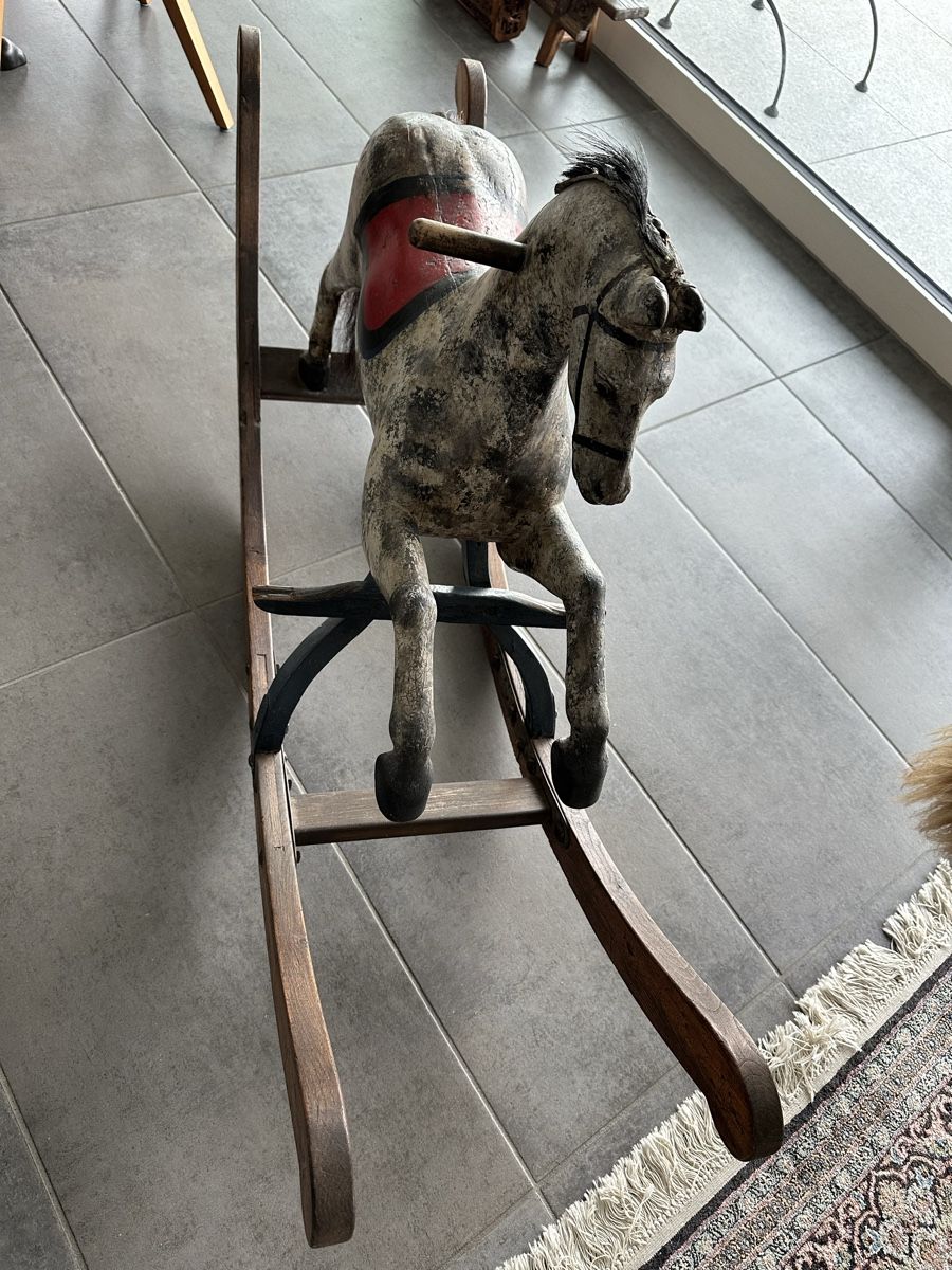 Giocattoli: Antikes Schaukelpferd restauriert – Usato da S. Antonino venduto da Swissbutler 1