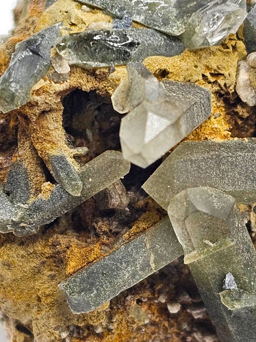 Mineralien & Heilsteine: Anatase Crystal on Quartz, Crapteig, Grisons – Gebraucht aus Figino von minshop 2