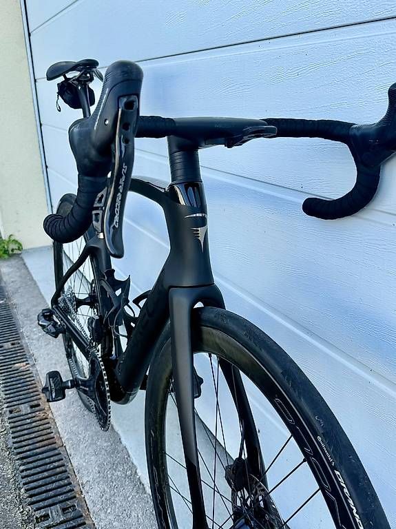 Pinarello Vélos: Pinarello Dogma F – D'occasion à Chabrey par vid0ndessence 1