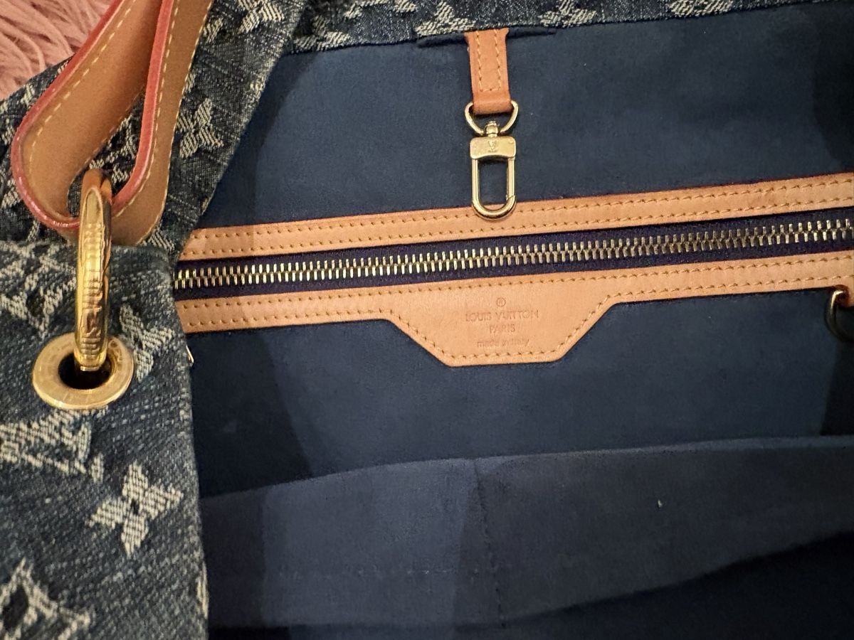 Louis Vuitton Borse da donna: Louis Vuitton Daily GM Monogram Denim – Usato da Boniswil venduto da MichaelaH 6