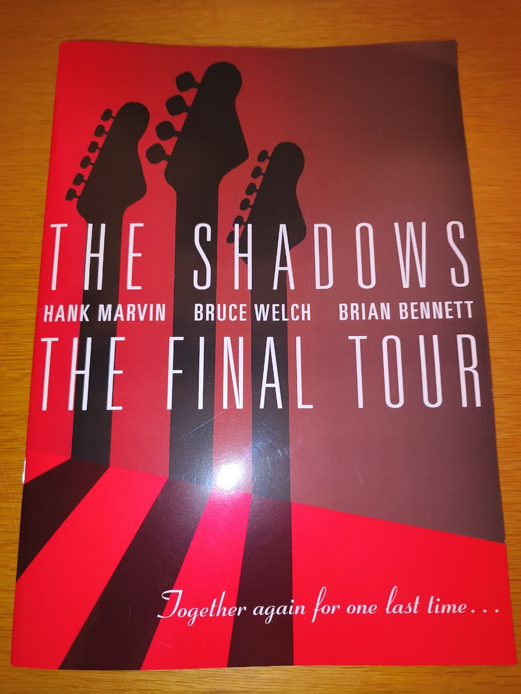 Libri: The Shadows – The Final Tour 2004 – Usato da Scherzingen venduto da The-C