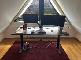 Höhenverstellbarer Schreibtisch zu verkaufen