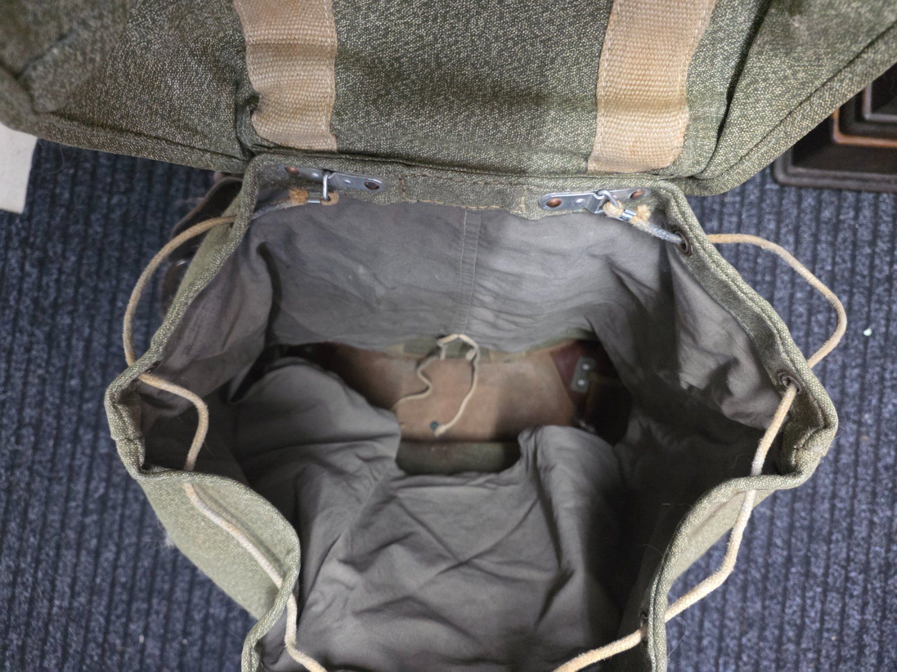 Zaini: Schweizer Militärrucksack 1962 Militär Armee – Usato da Dorf venduto da Echo_Elements 9