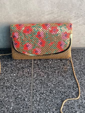 schicke kleine Tasche, gold, Blumenmuster, Party täschli