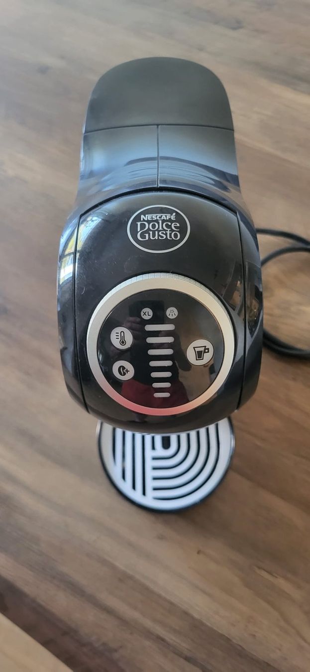 De'Longhi Macchine per caffè & Macchine per espresso: Dolce Gustao Genio s Plus Maschine – Usato da Aesch BL venduto da SW.Klus 1