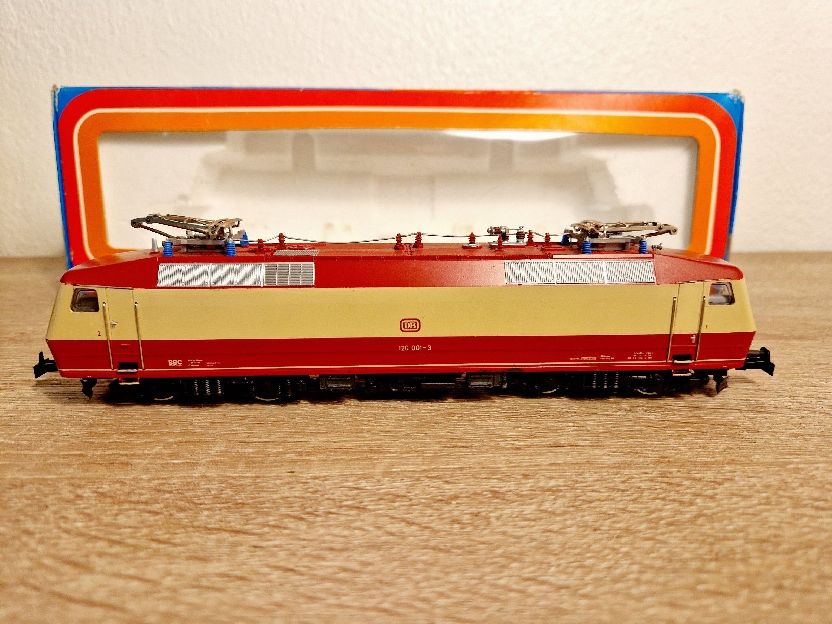 Märklin Modellini di ferrovie: Märklin 3153 E-Lok BR 120 DB H0 – Usato da St-Aubin-Sauges venduto da Lo_Go