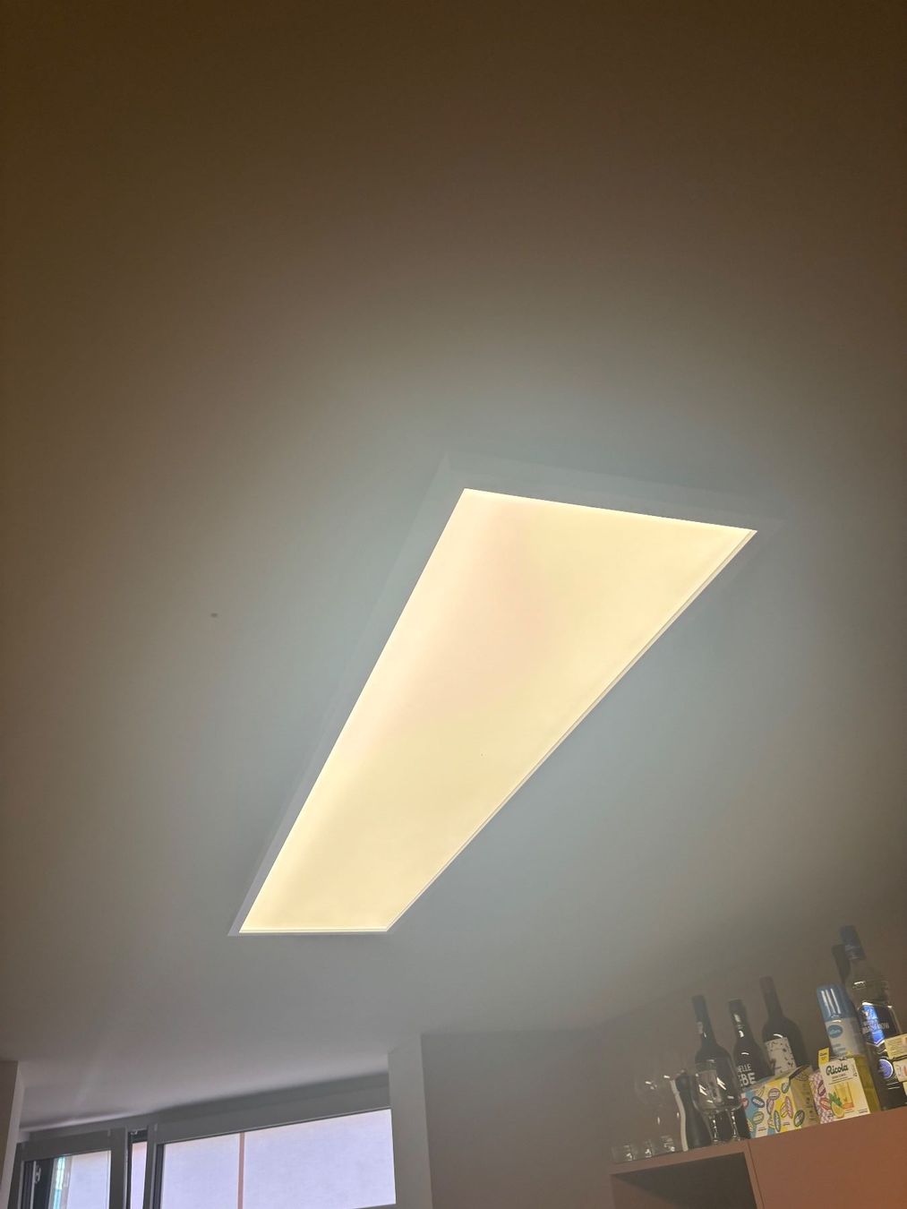 Philips Lustres & lampes de plafonds: Philips Hue Aurelle - LED Deckenleuchte Weiss 120cm – D'occasion à Basel par Vasistha 1