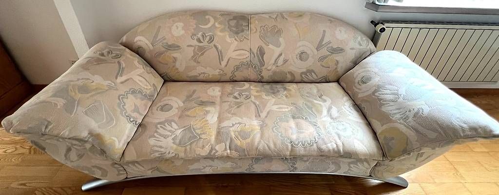 Divani: 2 Stück, 3-er Sofa 2.00 Meter, Blumenmuster Stoff – Usato da Stäfa venduto da boohoosu 1