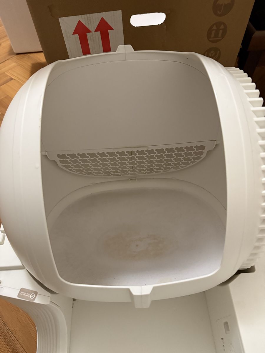 Gattaiole: PetSnowy Automatic Cat Litter Box White with New Lid – Usato da Genève venduto da lor_dm8g 1