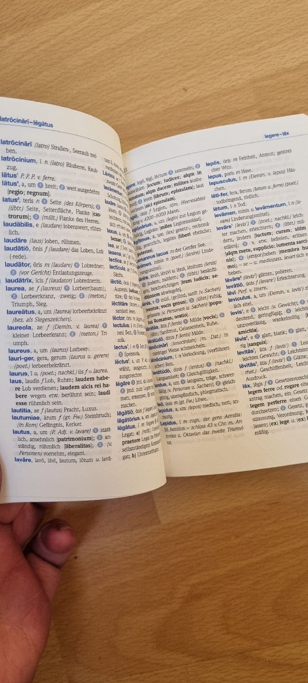 Libri: PONS Basiswörterbuch Latein – Usato da Lostorf venduto da _Venus_ 1