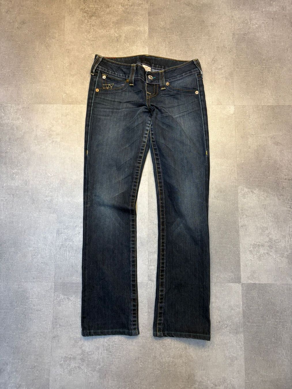 True Religion Jeans: True Religion Bootcut Jeans - Grösse M/28 – Nuovo (secondo la descrizione) da Werdenberg venduto da hase.vintage 2