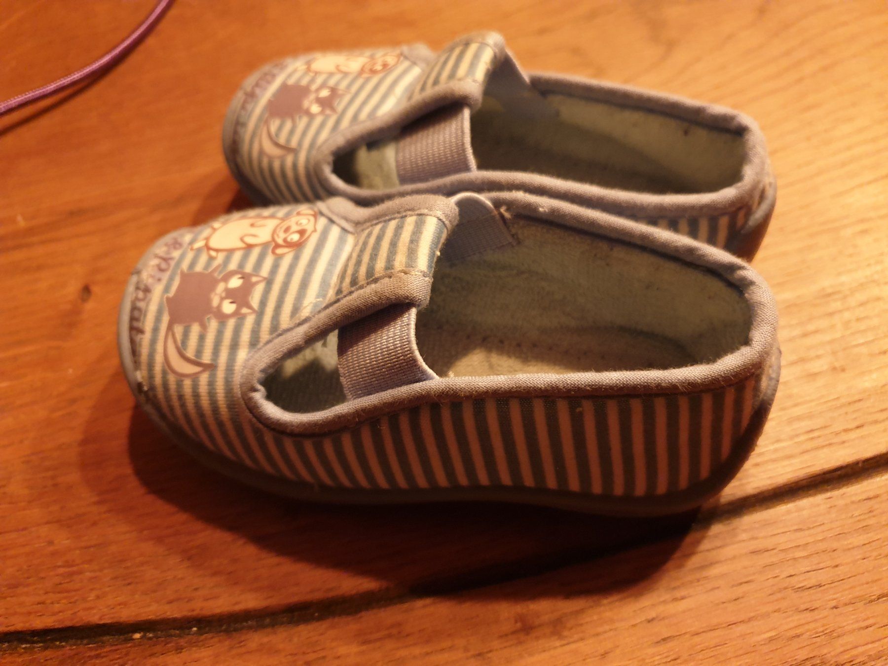 Schuhe für Jungen: Hausschuhe Grösse 21 – Gebraucht aus Reutigen von Easy0807 3
