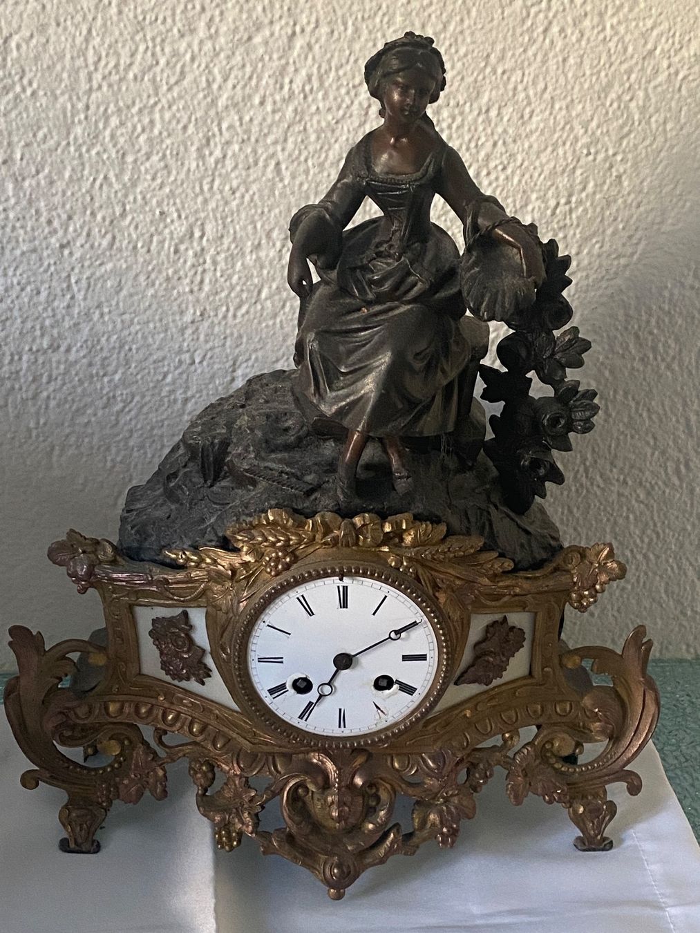 Stand- & Wanduhren: Alte Kamin Pendule Bronze Uhr – Gebraucht aus Bern von Ninitto