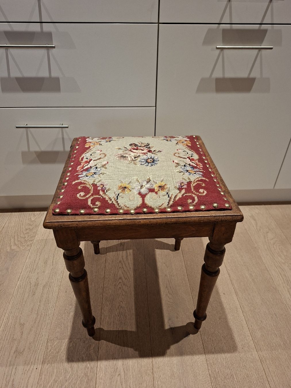 Sgabelli: Gobelin Hocker  – Usato da Meinisberg venduto da MartinaM1972