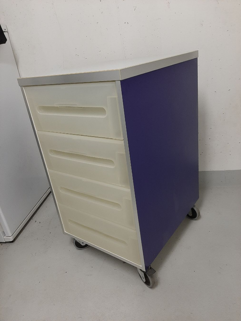 Ikea Banconi: Rollcontainer mit vier Schubladen  – Usato da Mettmenstetten venduto da Naedu11