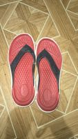Tongs Crocs Literide rouges et noires, Pointure 43