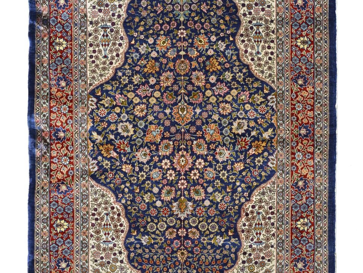 Tappeti: Hereke signed silk carpet, Turkey, 20th c, 92x136 cm – Usato da Apples venduto da the_7jtf 1