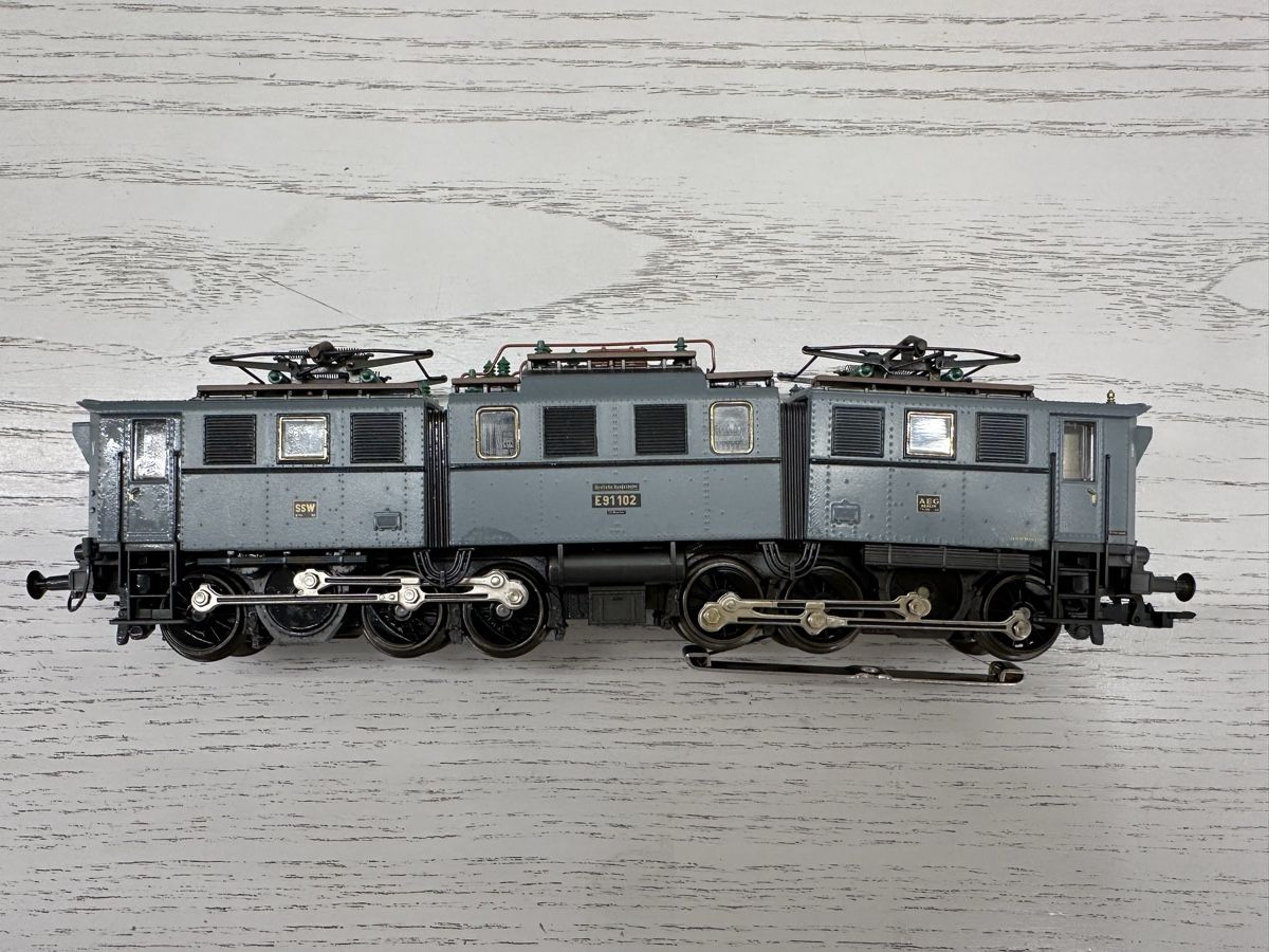 Märklin Modelleisenbahnen: Märklin 3528 DRG BR E91 – Gebraucht aus Lupsingen von New-Haven 3