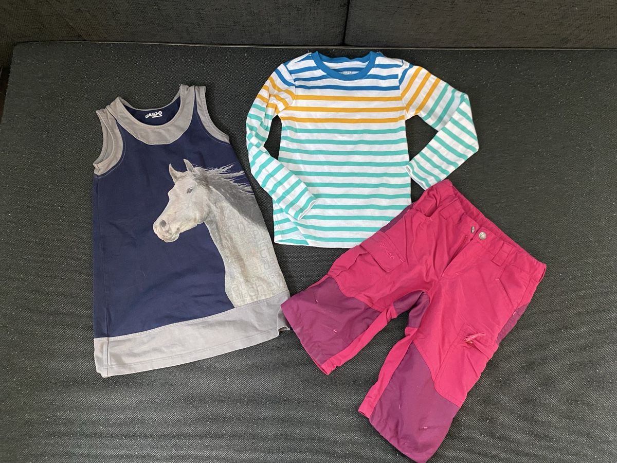 Lotti & Set di vestiti: Kleiderpaket Jako-o 104/110 – Usato da Mettmenstetten venduto da manutu84
