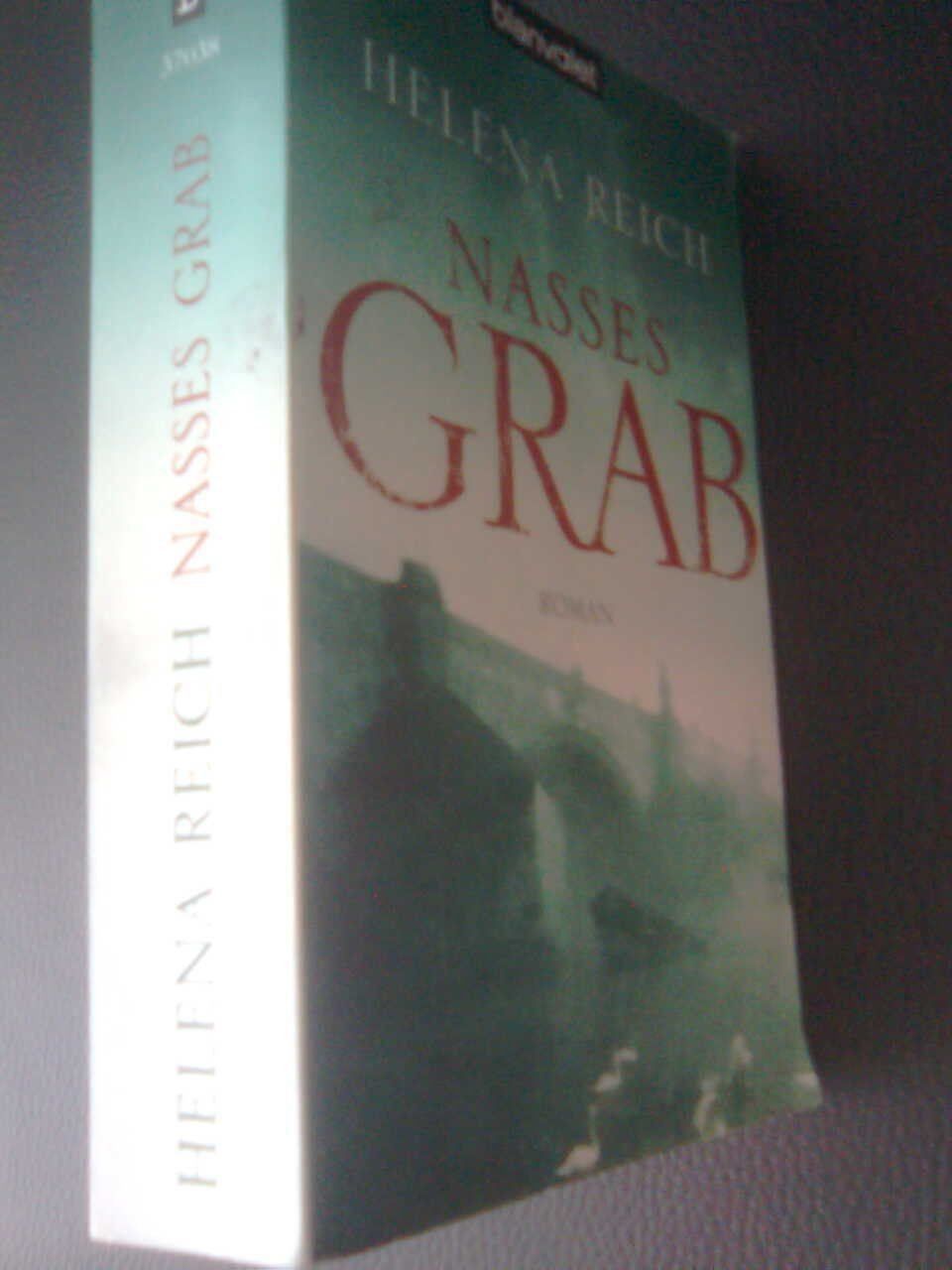 Libri: Helena Reich  Nasses Grab – Usato da Basel venduto da Alacant 1
