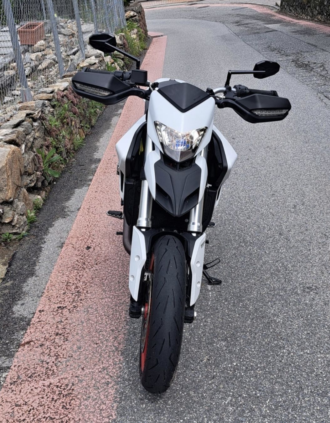 Ducati Strada: Ducati Hypermotard 939 – Usato da Gravesano venduto da Giusy.tta 9